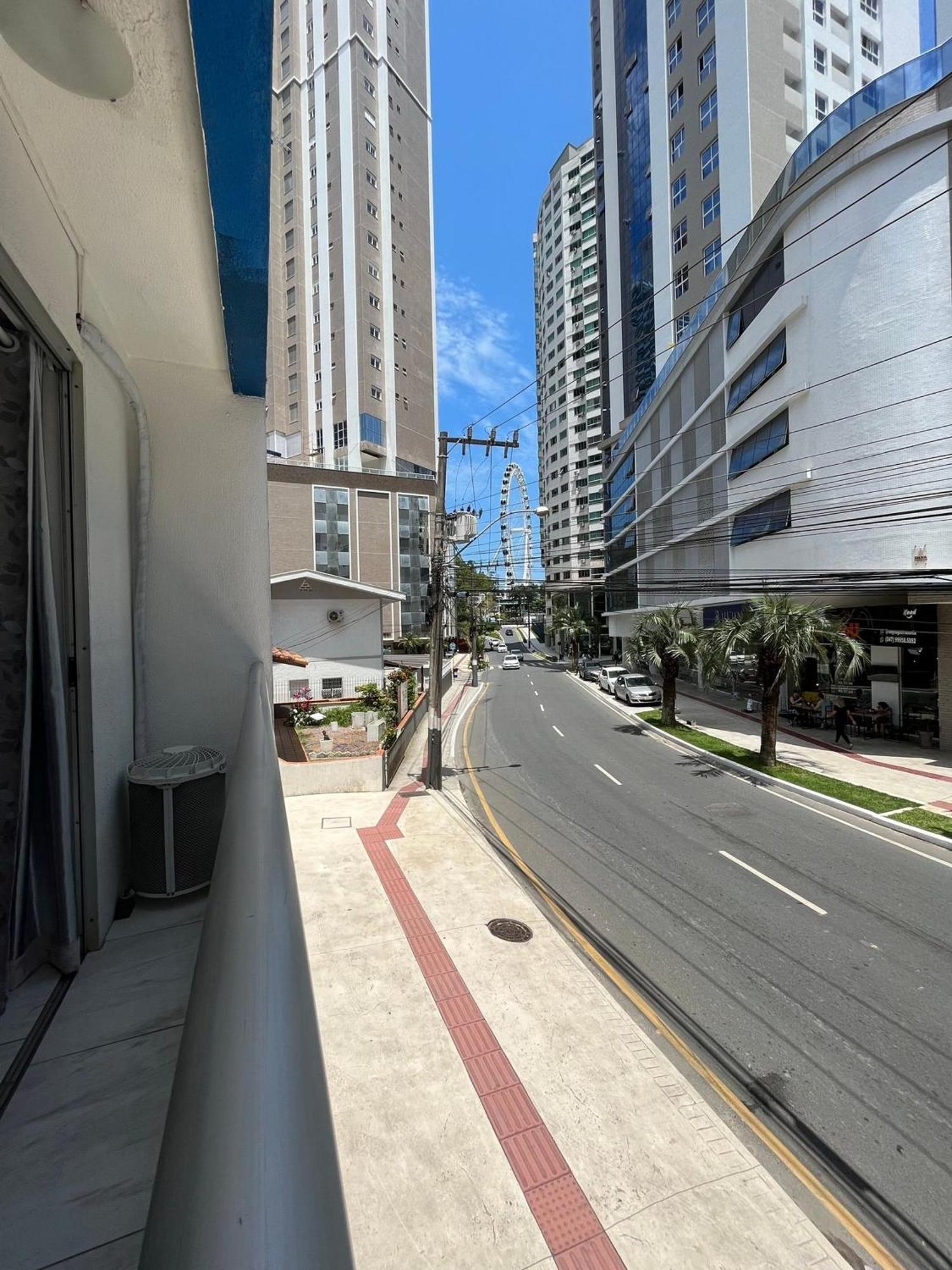 Ma01- Kitnet Com Ar | Vista Big Wheel | Garagem Apartment บัลเนอาริโอ กังโบริว ภายนอก รูปภาพ